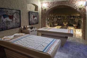 هتل Elika Cave Suites & Spa