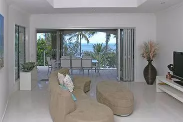 ホテル Island Views Beachfront Apartments