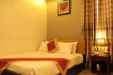 Sunflowers Hotel Airport