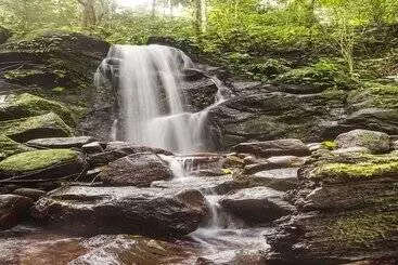 Hotel Oyo Homes 91089 Desa Wisata Air Terjun Way Kalam Syariah