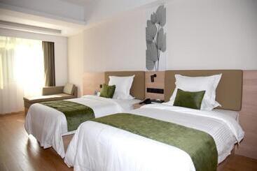 Greentree Inn Express Hotel Heyuan N1 High Fountain