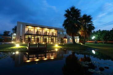 تختخواب و صبحانه Amy+ Bnb