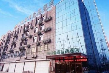 בית מלון כפרי Greentree Inn Express Shandong Jinin Jiaxiang Railway Station