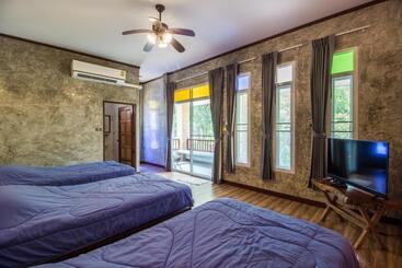 Bed and Breakfast Baan Naratawan