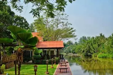 Lomakeskus บ้านกรนรา Baan Kornnara