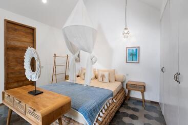 استراحتگاه Ohana Boutique Villa By Hombali