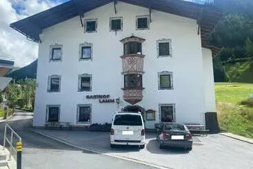 ユースホステル Gasthof Lamm