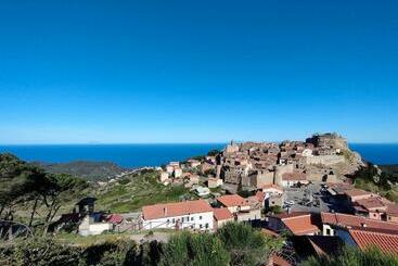 Pensionat Giglio Castello Alloggi Mario & Marta