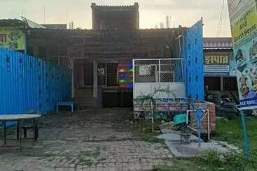 هتل Oyo 80945  Highway And Guest House