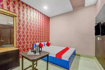 Hotel O Royal