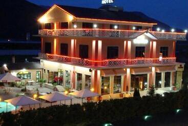 هتل Colombo Elbasan