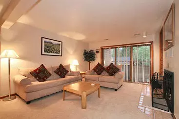 فندق Swan Mountain Resort