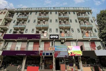 Hôtel Collection O Centre 15