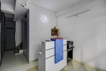 Hotell Flagship Decent Residency