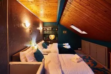 Pensió Home Away From Home Entire 2 Bedroom House