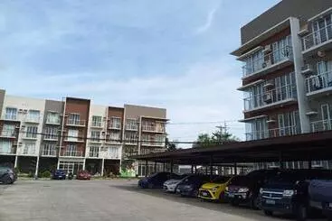 Apart Hotel Modena Town Square Walkup Condominium