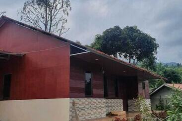 Hotel Express O 91843 Bbs Villa Ciater