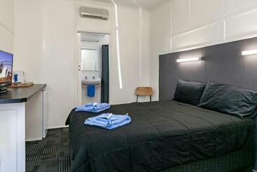 Motel Tinman Roadhouse