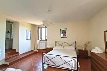 Girasole Ad Antico Casale 700