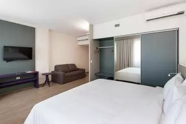 Отель Esuites Virginia Luxemburgo Bh