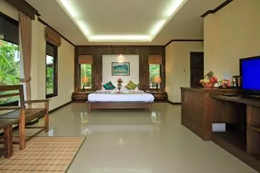 Hotel The Villa Laemhin Lagoon Resort