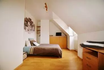 Majatalo Room In House   F2 In Suburban Residence 30 Km From Paris