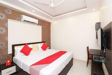 Hôtel Oyo Flagship The Mist Near Gomti Riverfront Park