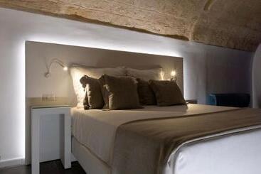 پانسیون The Saint Stays