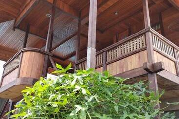 פנסיון Sunset Guest House & Bar