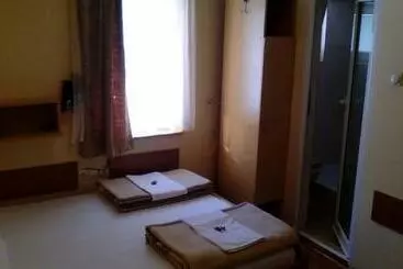 هاستل Sobe Za Izdavanje Blef