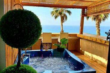 Huoneistohotelli שיין רויאל חוף צאנז סוויטות פרטיות עם מרפסת וג קוזי לקהל הדתי חרדי דקה ממלון גלי צאנז