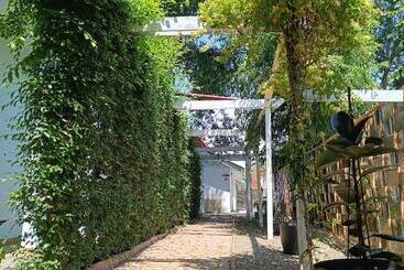 Pensió Almaville Mamaia