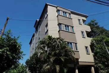 Aparthotel Benjamas Place