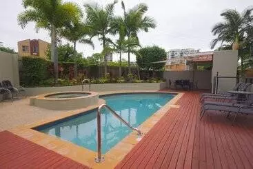 آپارتمان Mariners Resort