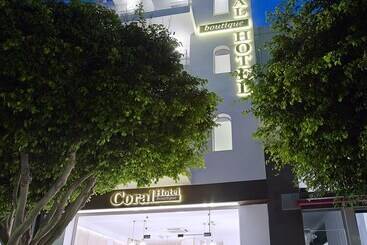 ホテル Coral