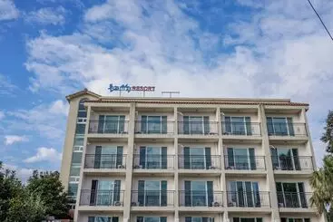 Hotel Stone And Wind Resort