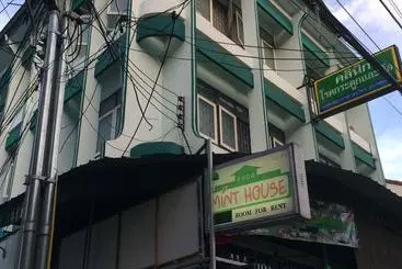 Mint House - Hostel