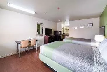 모텔 Eagle Ford Inn