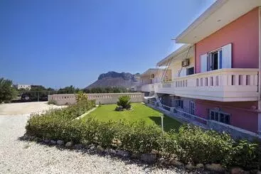 آپارتمان‌های توریست‌ها Skamagkas G. Apartments