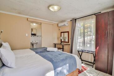 Bed and Breakfast St Lucia Safari Lodge Holiday Home