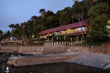 Eagle Point Beach And Dive Resort