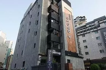 호텔 Cloud 9