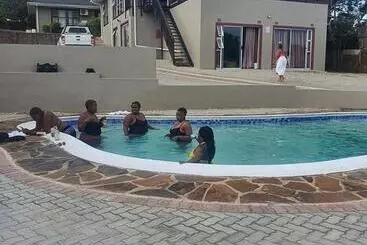 پانسیون Sunnyridge Lodge