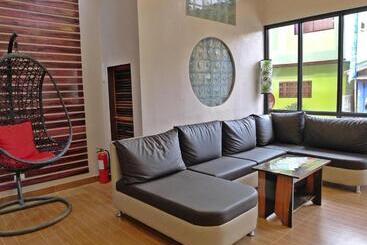 酒店 Rovic S Tourist