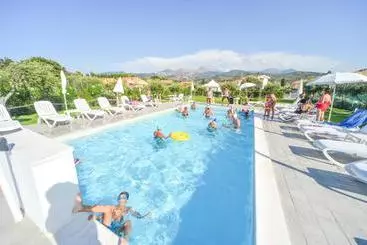 Turistihuoneistot Case Vacanze Mare Nostrum   Villas In Front Of The Beach With Pool