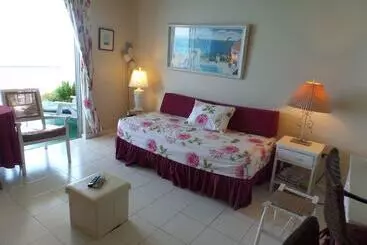 آپارتمان Daydream Beach At Montego Bay Club