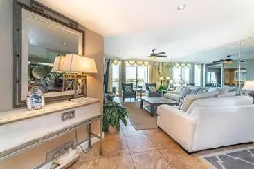 Отель East Pass 407