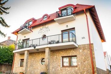 酒店 Piroska Villa