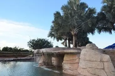 هتل Sand River Resort