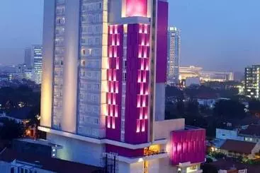 ホテル Santika Premiere Gubeng Surabaya